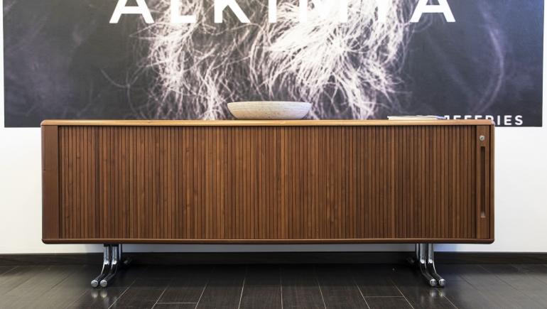 credenza-danese-1970-legno-teck-anta-scorrevole-design-manifattura.jpg