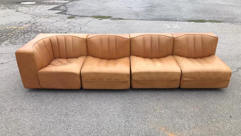 divano-pelle-beige-tito-agnoli-arflex-1970-anni-70-divano-modulare-1.jpg