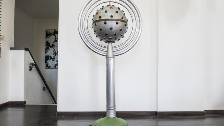 lampada-atomo-sala-dancing-le-roi-lutrario-Torino-anni-1960-1970-design-italiano-luci-illuminazione.jpg