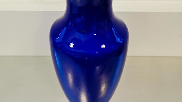 vaso-vetro-di-murano-soffiato-blu-gino-cenedese-1980.jpg